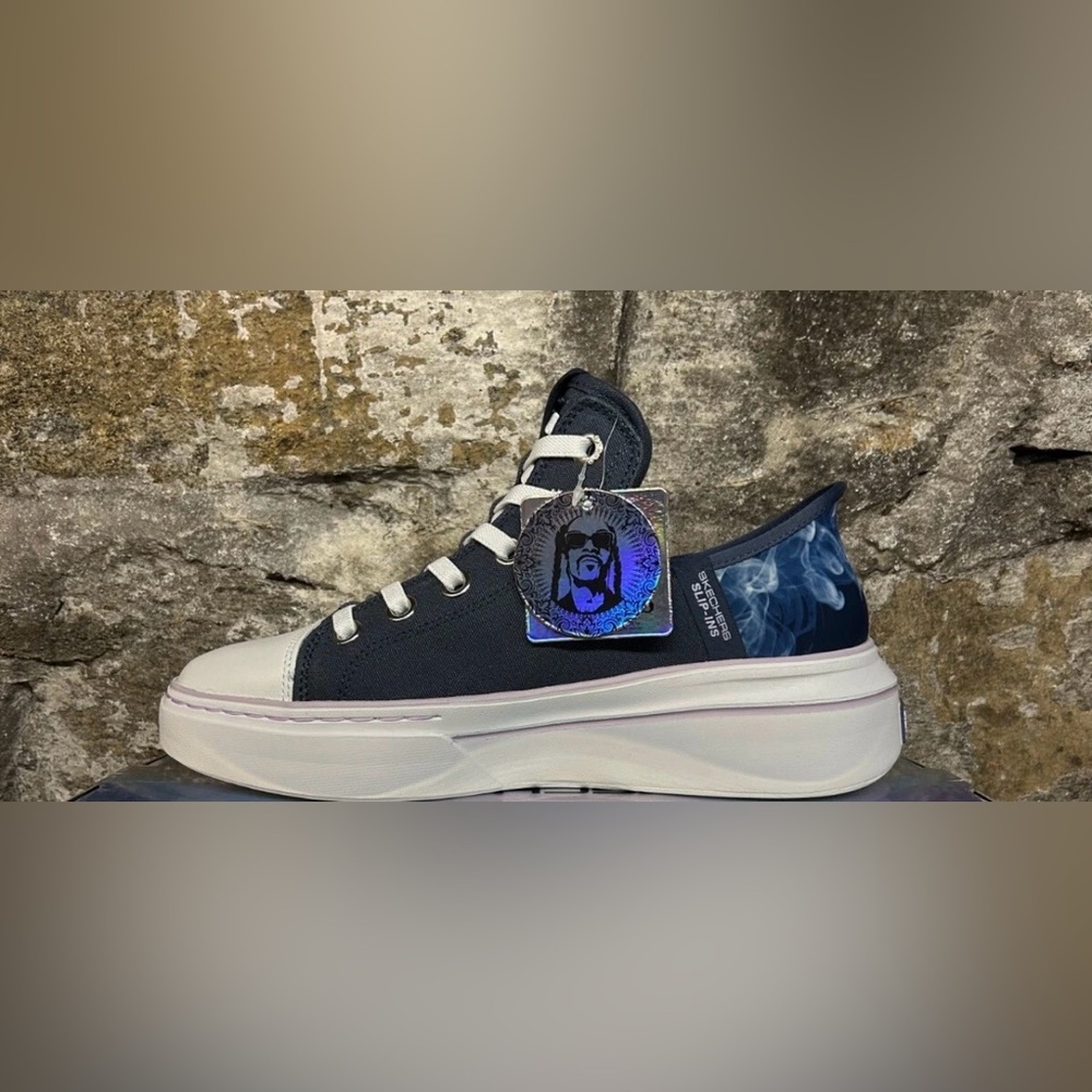 SKECHERS WOMEN’S SNOOP DOGG – BOSS LIFE NAVY CANVAS SLIP-INS 186000.NVY - Picture 7 of 8